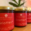 Bocaux de griottes en série